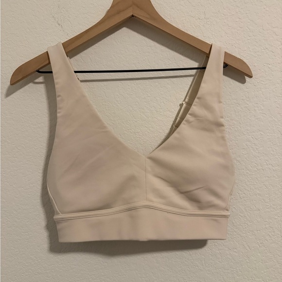 Fabletics // EUC All Day Every Day Low Impact Bra - Picture 5 of 7